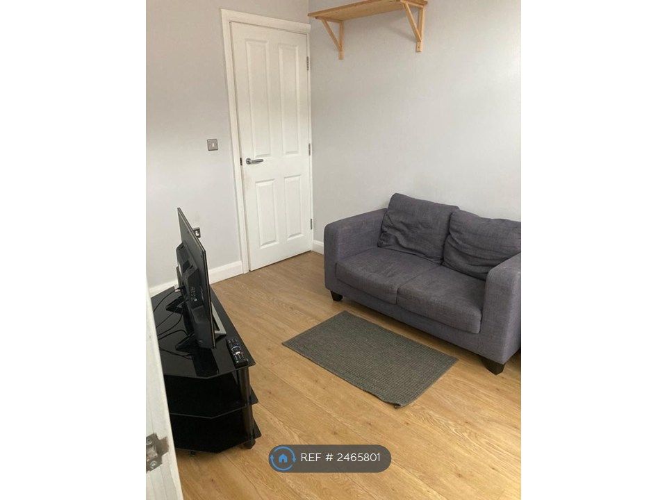 Property photo 1 of 10 Lounge
