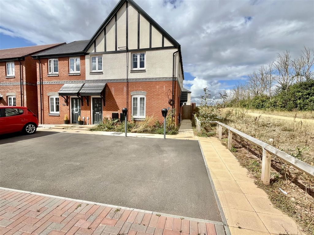 Property photo 2 of 10