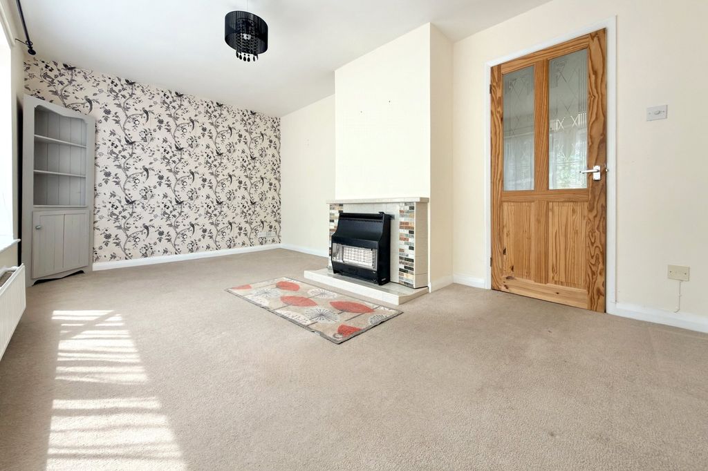 Property photo 2 of 16 Picture No. 12