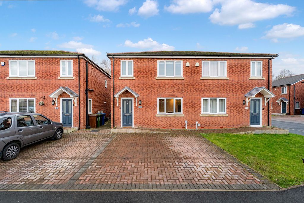 Property photo 1 of 21