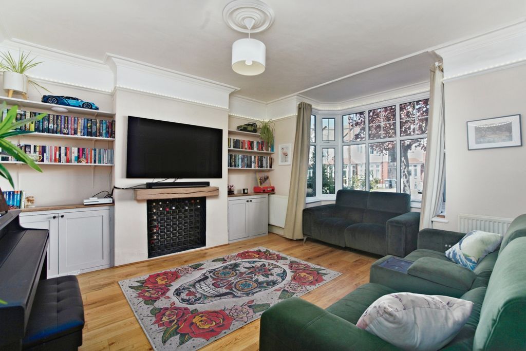 Property photo 3 of 18