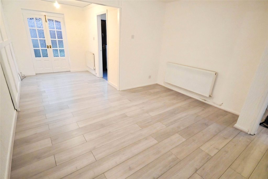 Property photo 3 of 11 Lounge/Diner