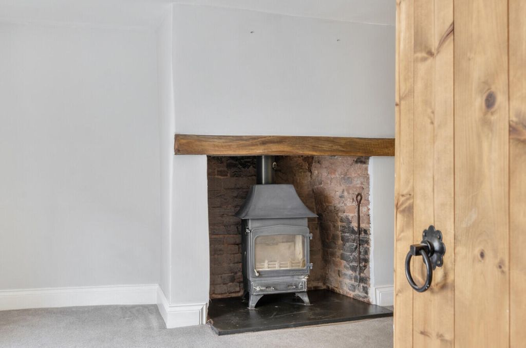 Property photo 3 of 21 Living Room