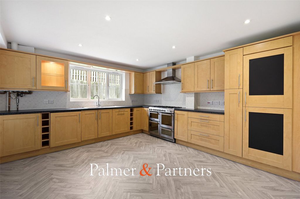 Property photo 2 of 25 Picture No. 05