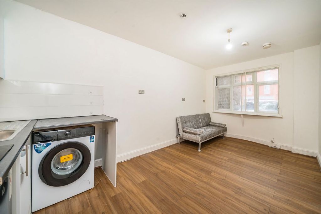 Property photo 2 of 3
