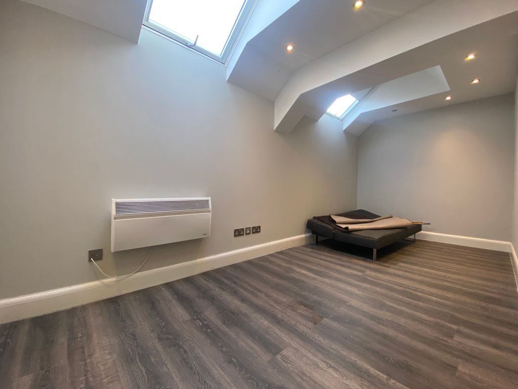 Property photo 3 of 9 Photo 2