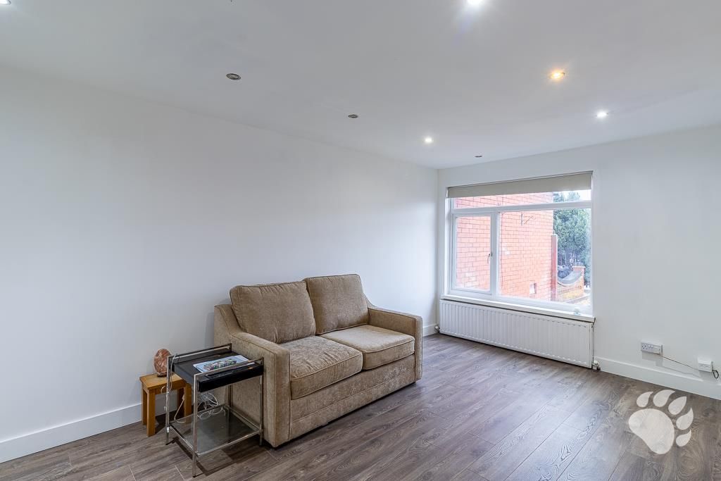 Property photo 2 of 26 Lounge