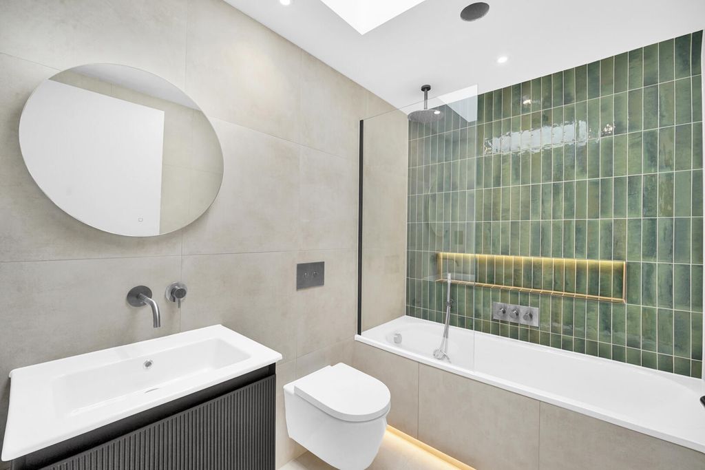 Property photo 3 of 13 Bathroom