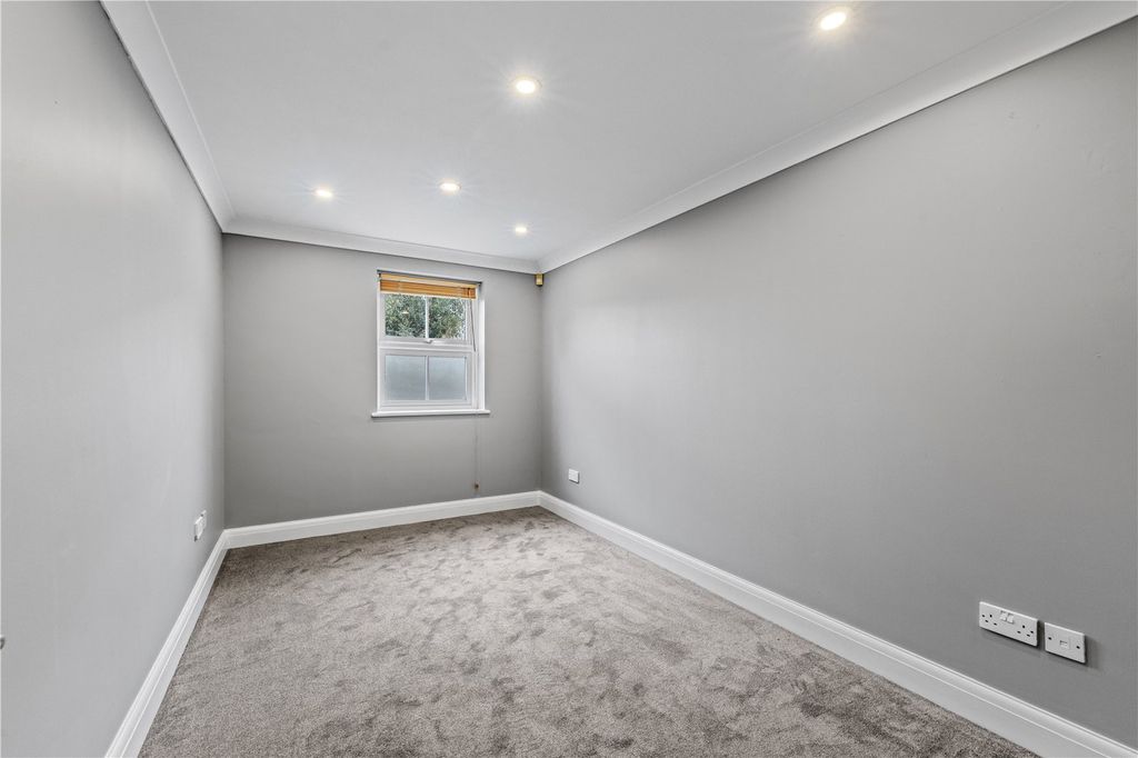 Additional image 8 of 2 bed flat for saleThames Street, Hampton TW12