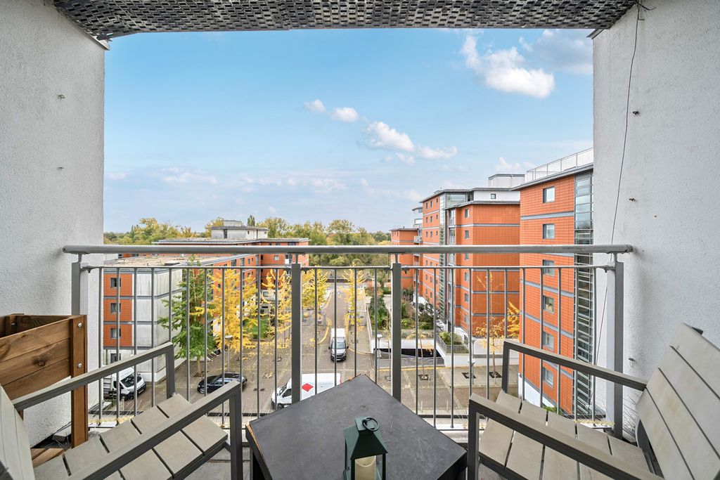 Property photo 2 of 15 1373472-10-68Ff5F...