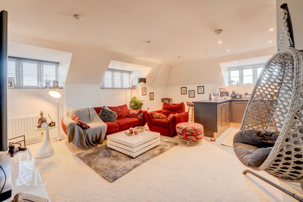 Property photo 2 of 12 Batched (10).Jpg