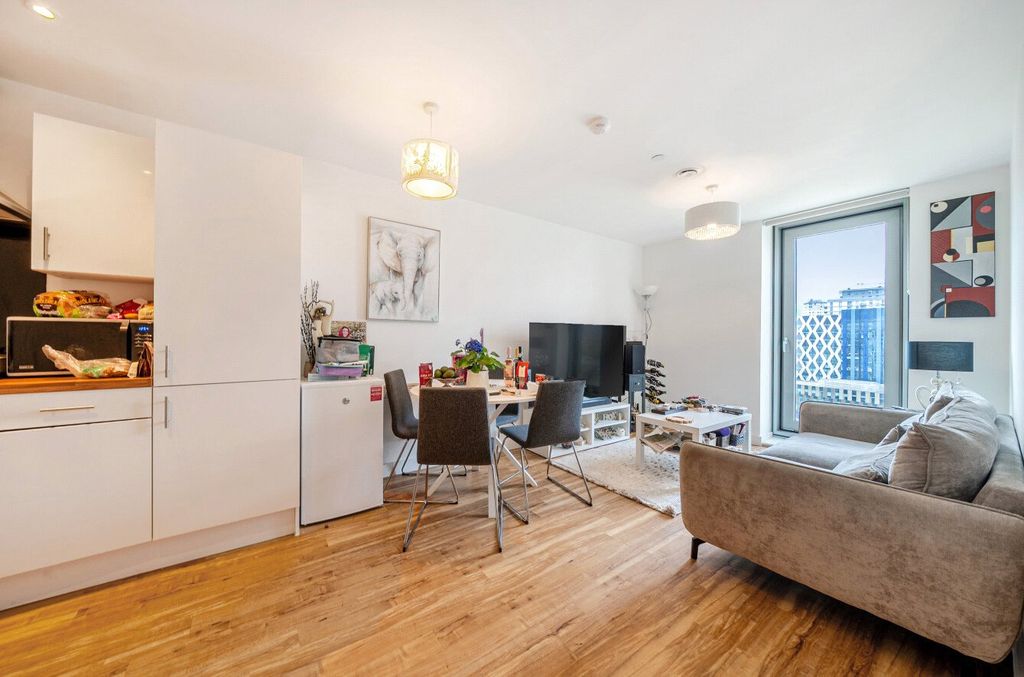 Property photo 3 of 12 3