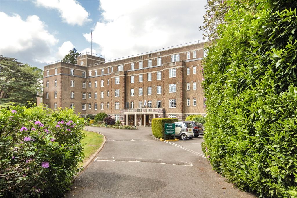 Property photo 1 of 17 55 Chancellor House