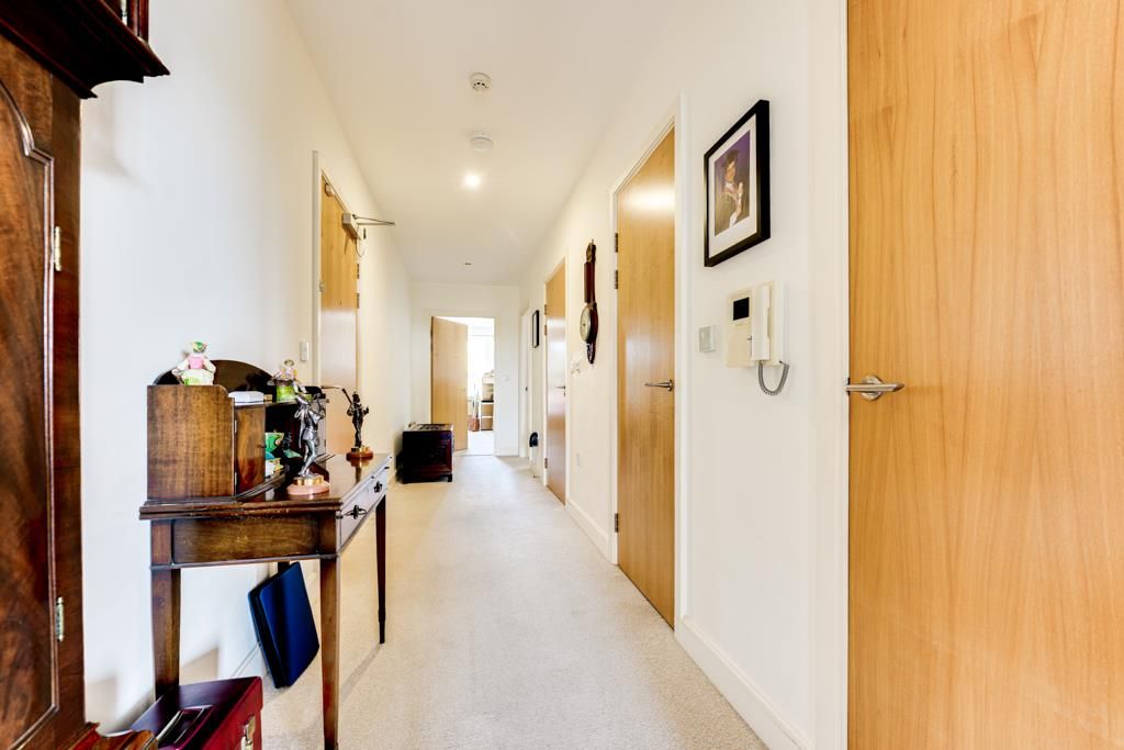 Property photo 2 of 26 32 Avon House, Market Harborough-7.Jpg