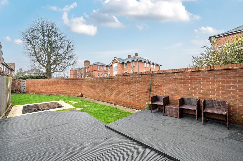 Property photo 2 of 15 1393565-20-694165...