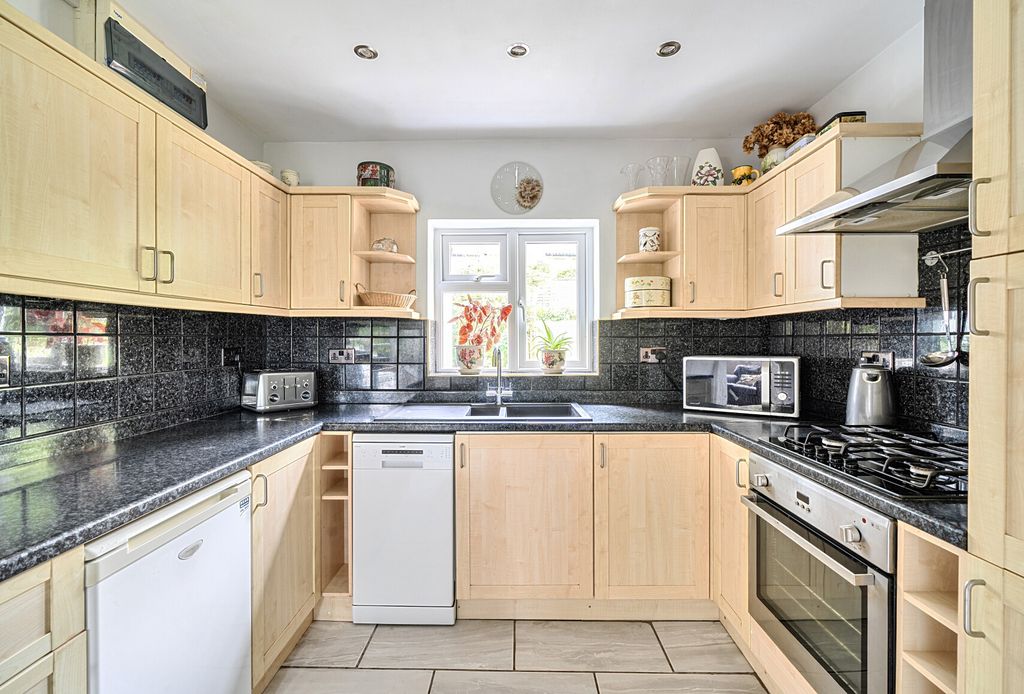 Property photo 3 of 21 1472727-5-6A31447...