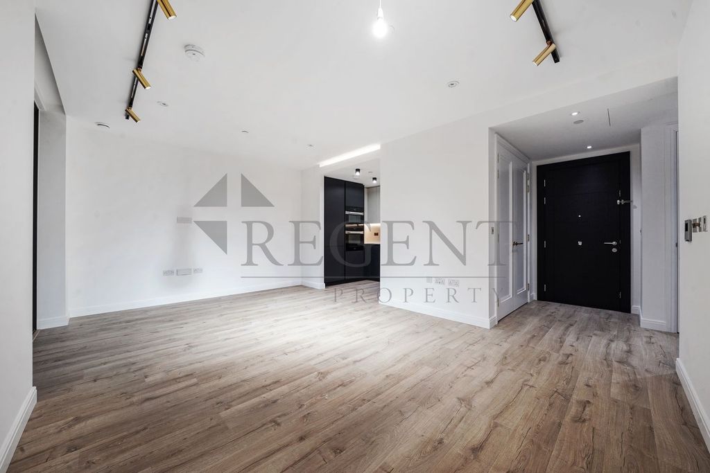 Property photo 3 of 14 Open Plan