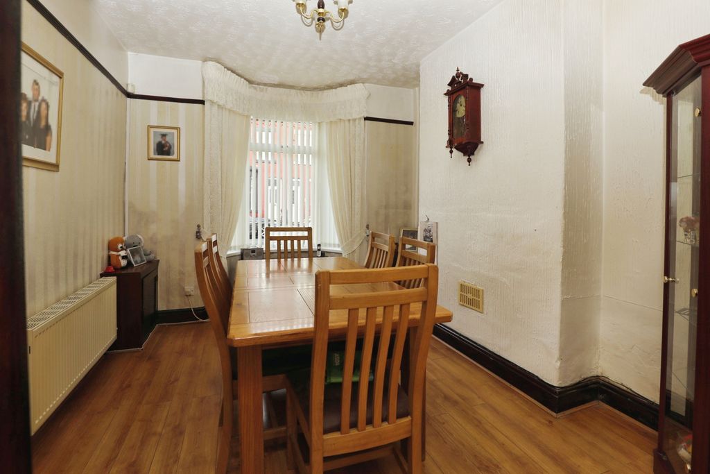 Property photo 2 of 15 Dining Room