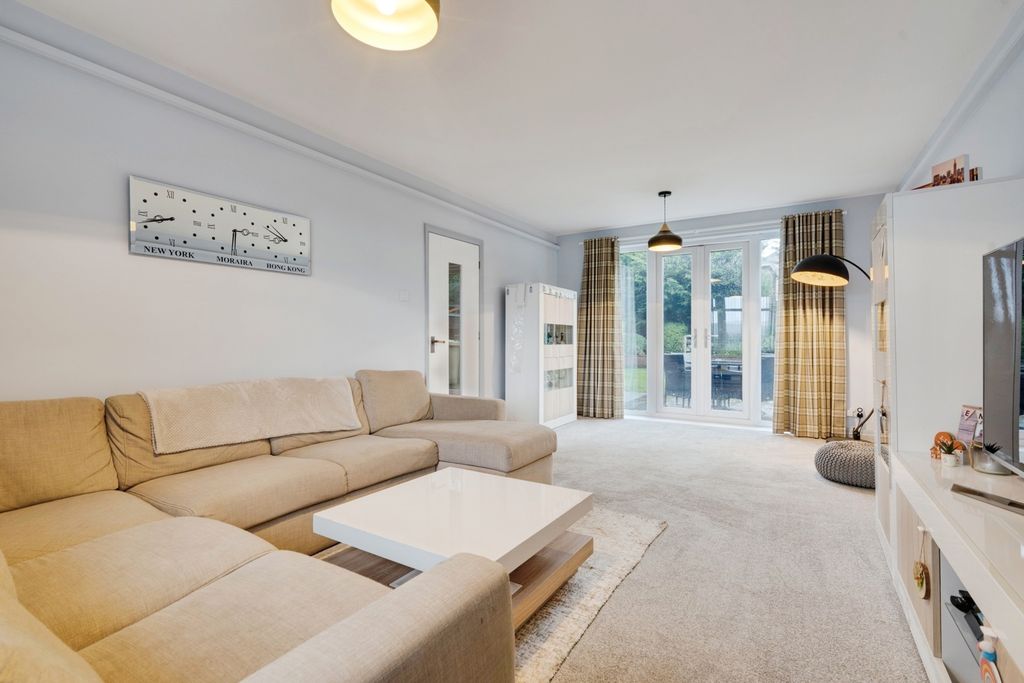 Property photo 2 of 17 Photo