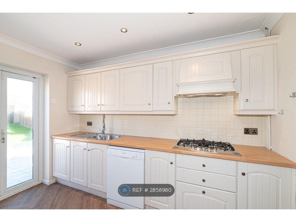 Property photo 2 of 35