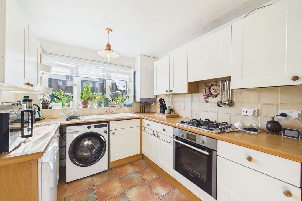 Property photo 2 of 18