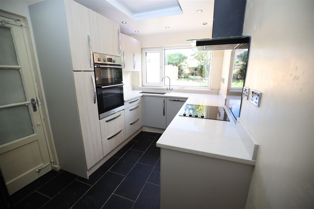 Property photo 3 of 14 Kitchen.Jpg
