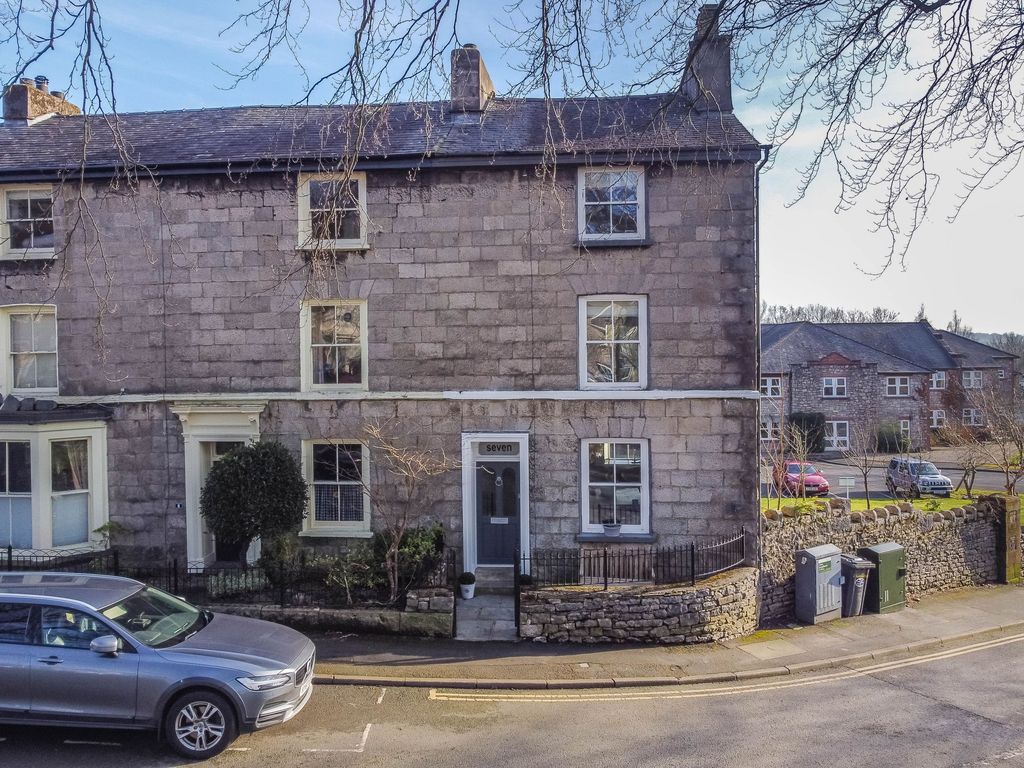 Property photo 1 of 29