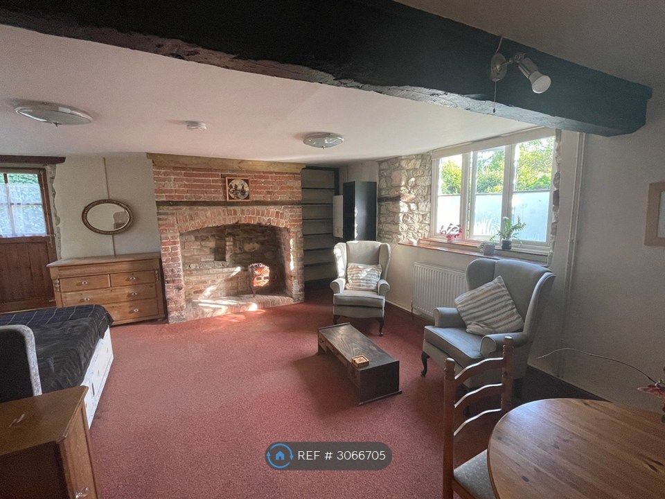 Property photo 3 of 6