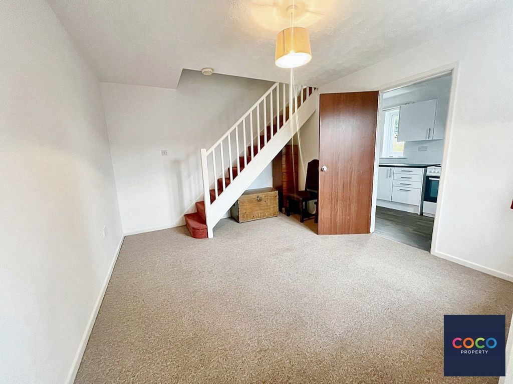 Property photo 3 of 7 5696283
