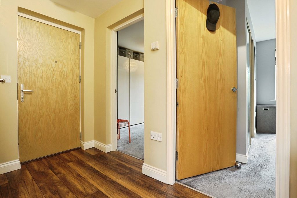 Property photo 3 of 17 Hallway