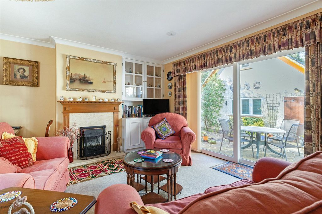 Property photo 3 of 17 Living Room