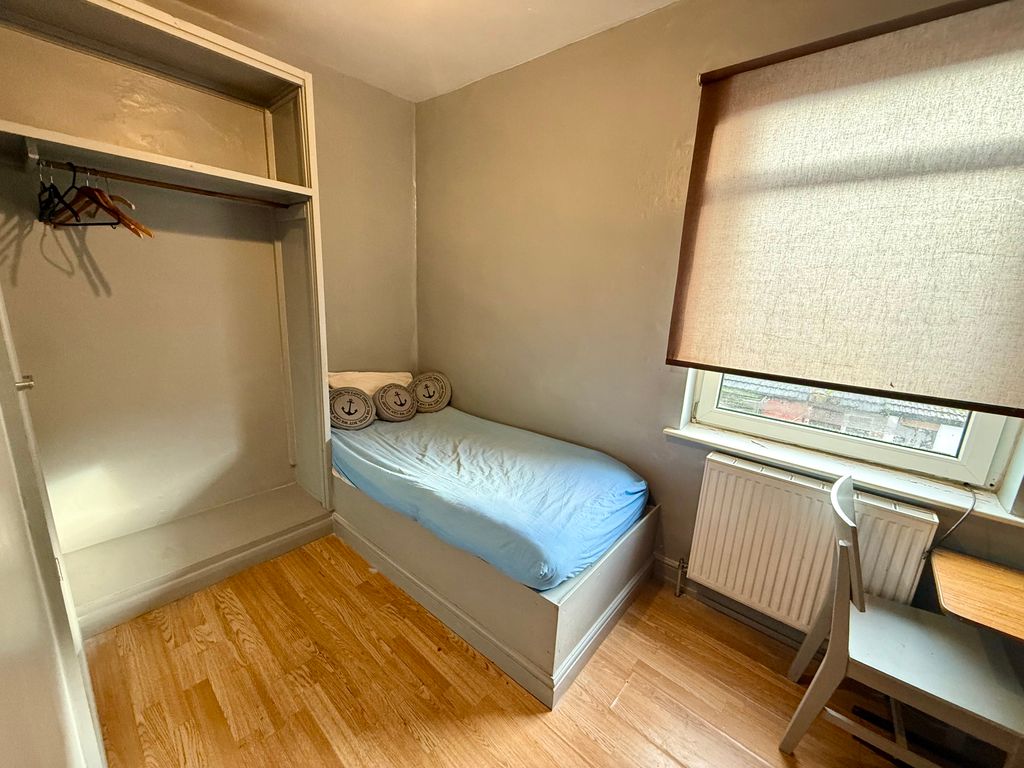 Property photo 1 of 4