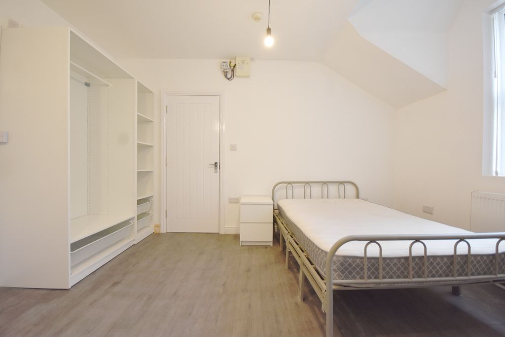Property photo 2 of 3