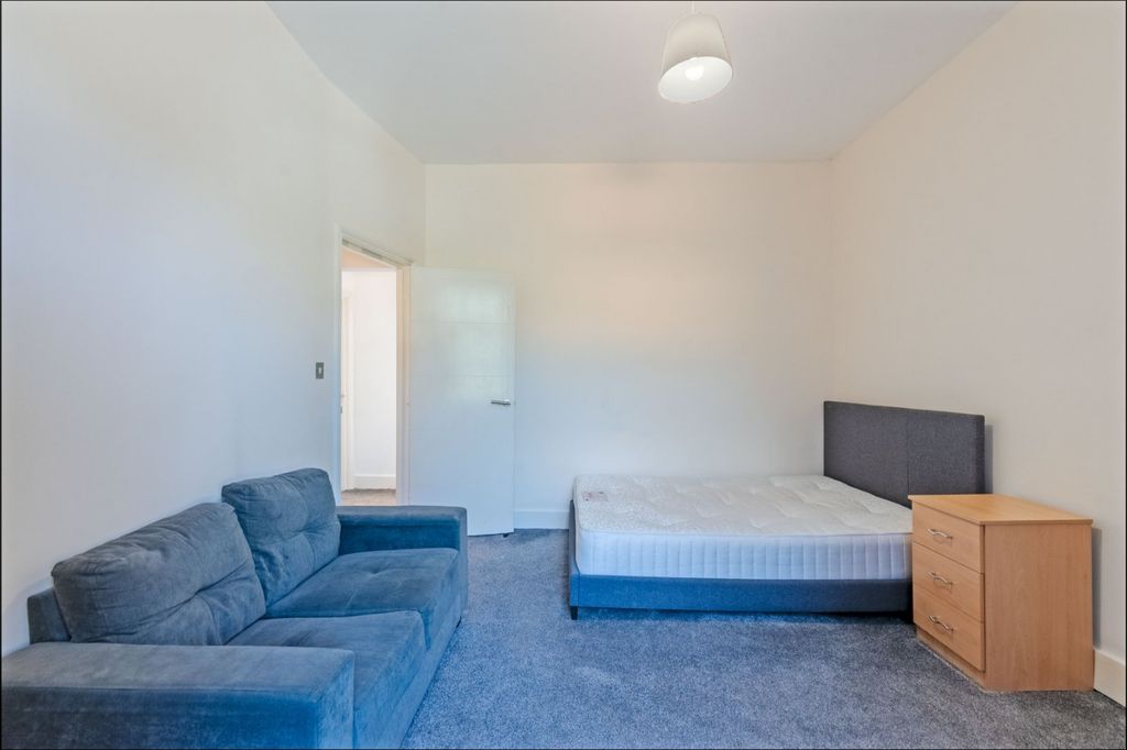 Property photo 3 of 20 Picture No. 27