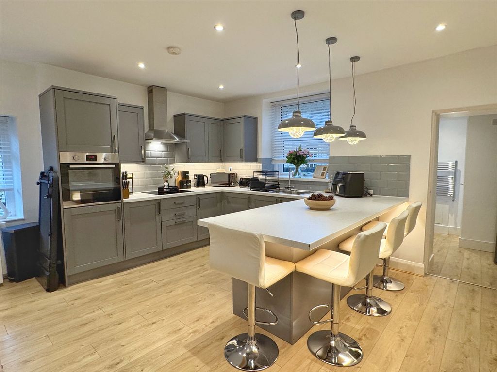 Property photo 2 of 24 Picture No. 03