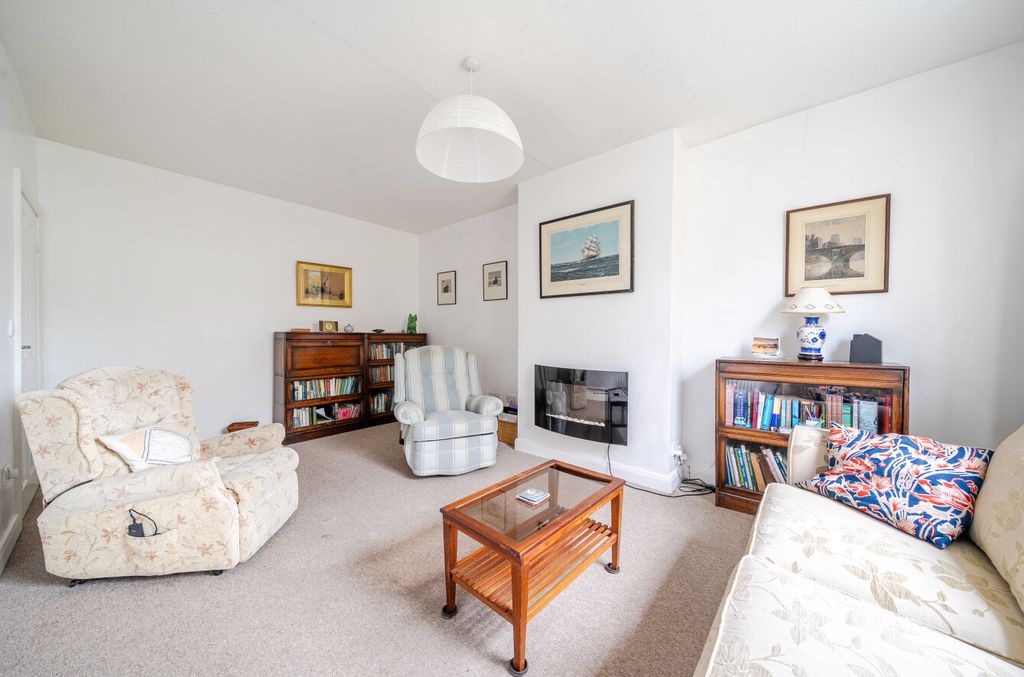 Property photo 3 of 18 1349222-10-68c023057836E.Jpg