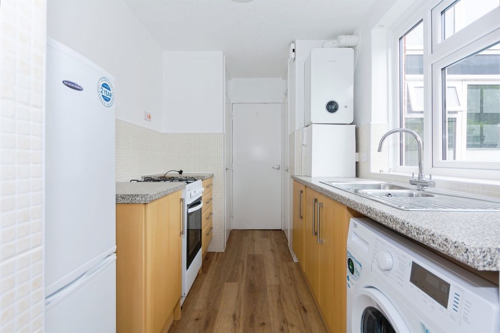 Property photo 3 of 24