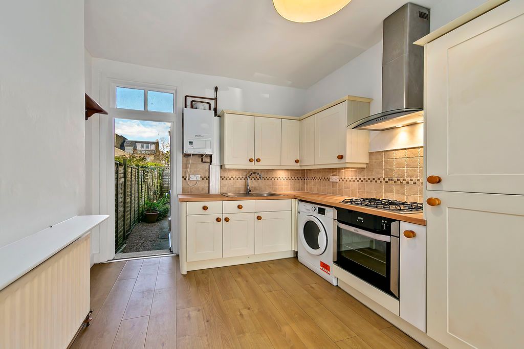 Property photo 3 of 9 Kitchen Breakfast Room