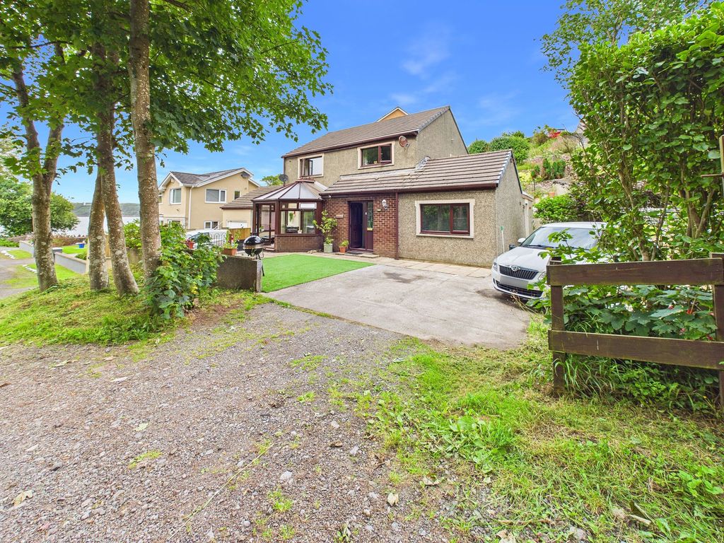 Property photo 1 of 32