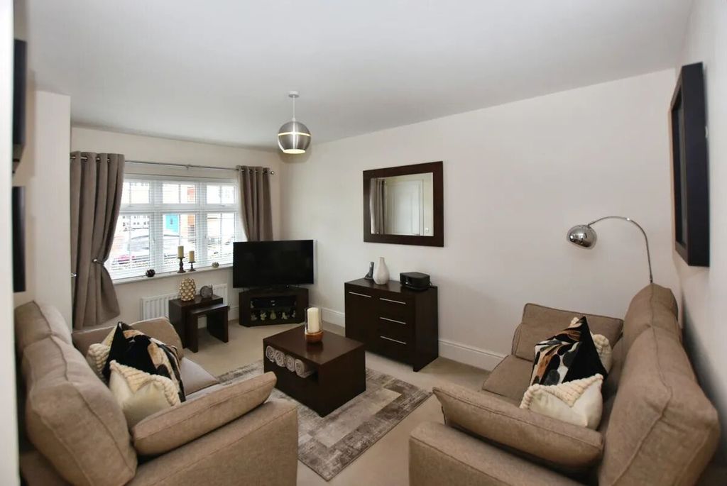 Property photo 2 of 17 Picture 2