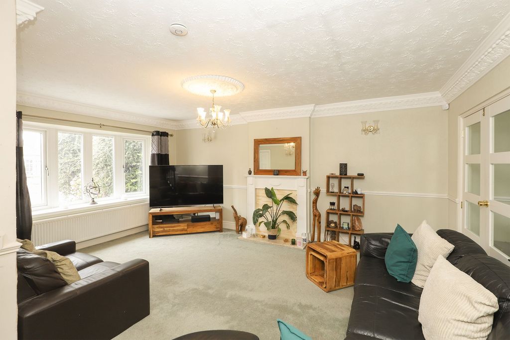 Property photo 3 of 28