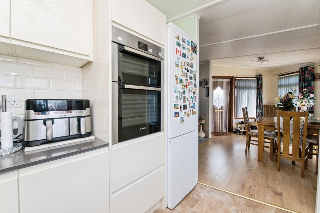 Property photo 3 of 20 Pbox-Img.Jpg