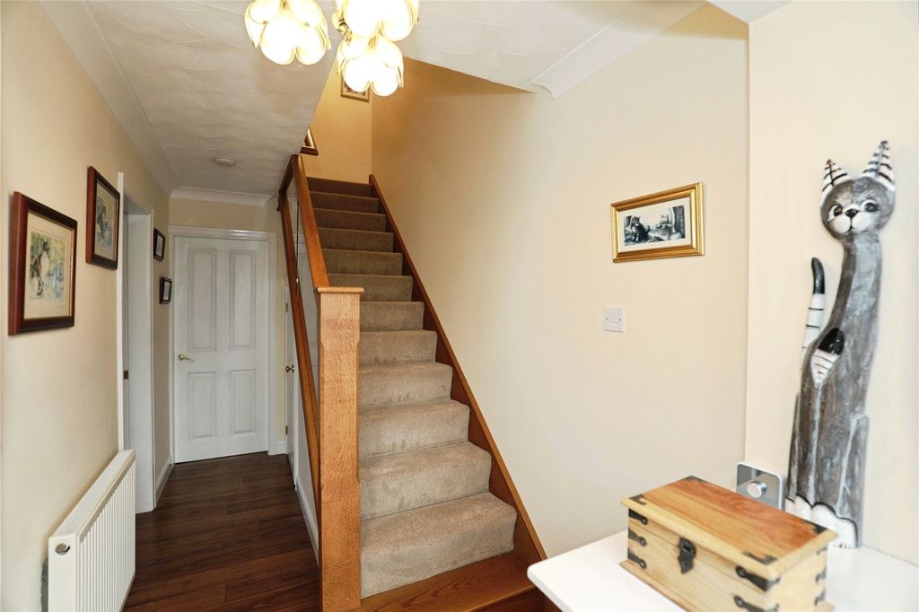 Property photo 2 of 21 Picture No. 23