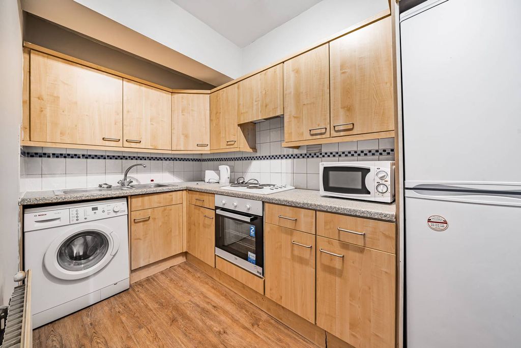 Property photo 1 of 4