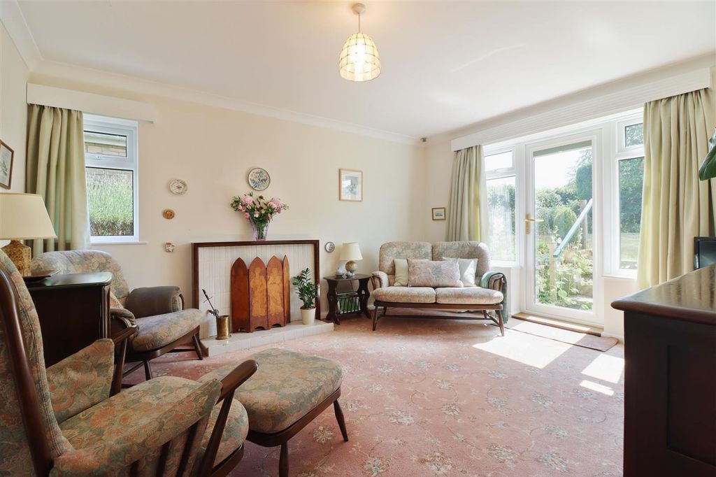 Property photo 2 of 21