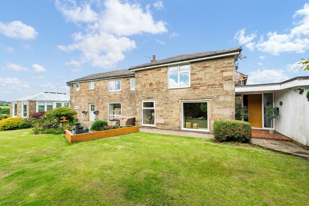 Property photo 2 of 60 4420482