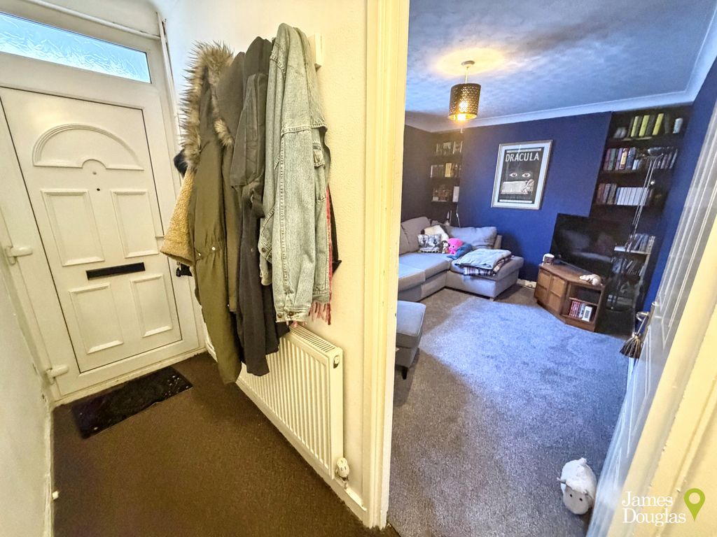 Property photo 3 of 20 Eh1