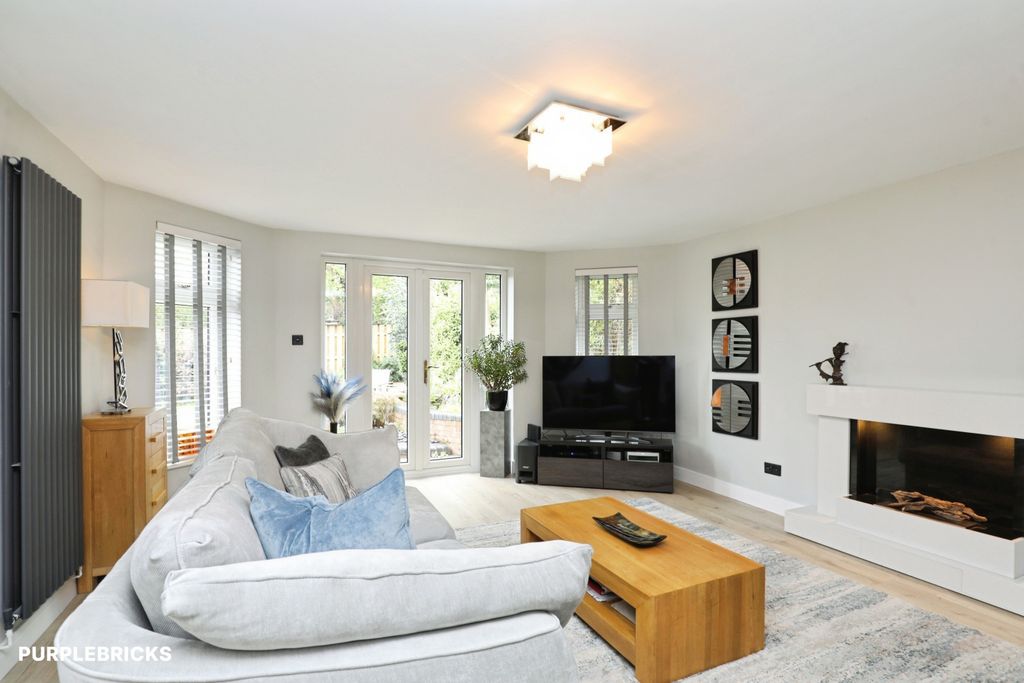 Property photo 2 of 30