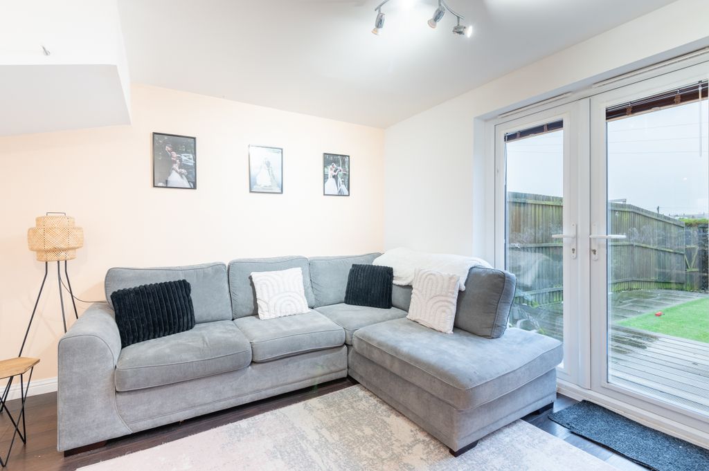 Property photo 3 of 21