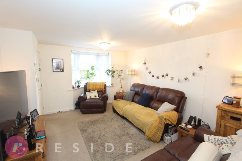 Property photo 2 of 14 Lounge